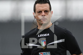 2021-02-06 - The referee of the match Ivano Pezzuto during the warm up - US CREMONESE VS AC PISA - ITALIAN SERIE B - SOCCER