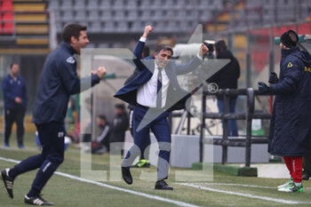 2021-02-06 - Fabio Pecchia (Cremonese) head coach celebrates the second goal scored by Ciofani - US CREMONESE VS AC PISA - ITALIAN SERIE B - SOCCER