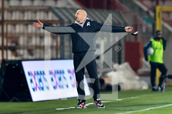 2021-02-09 - Domenico Di Carlo (Coach LR Vicenza Virtus) shows his dejection - VICENZA VS MONZA - ITALIAN SERIE B - SOCCER
