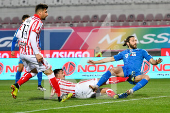 2021-03-13 - Leonardo Mancuso (Empoli FC) shoot of goal - RL VICENZA VS EMPOLI FC - ITALIAN SERIE B - SOCCER