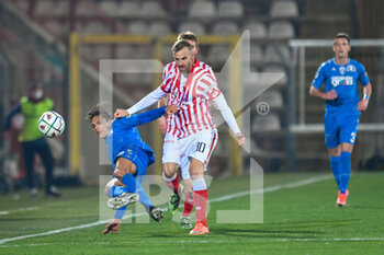 2021-03-13 - Samuele Ricci (Empoli FC) and Luca Rigoni (LR Vicenza Virtus) ain action - RL VICENZA VS EMPOLI FC - ITALIAN SERIE B - SOCCER