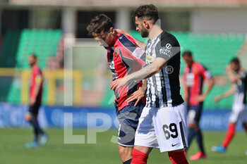 2021-04-02 - Alberto Gerbo (Cosenza Calcio) Oliver Kragl (Ascoli Calcio) - COSENZA VS ASCOLI - ITALIAN SERIE B - SOCCER