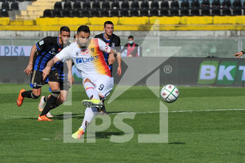 2021-04-05 - Massimo Coda (Lecce) signa il gol partita su rigore - PISA VS LECCE - ITALIAN SERIE B - SOCCER