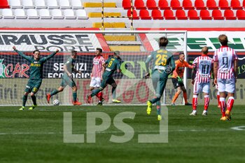 2021-04-17 - Il gol di Stefano Pettinari (Lecce) 0-1 - VICENZA VS LECCE - ITALIAN SERIE B - SOCCER