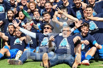 2021-05-04 - I giocatori dell'Empoli festeggiano la promozione in serie A insieme al presidente Corsi - EMPOLI VS COSENZA - ITALIAN SERIE B - SOCCER