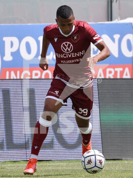 2021-05-04 - Rivas Rigoberto carries the ball - REGGINA VS ASCOLI - ITALIAN SERIE B - SOCCER