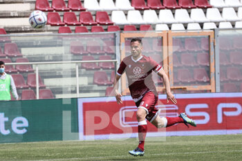 2021-05-04 - LAkicevic Ivan carries the ball - REGGINA VS ASCOLI - ITALIAN SERIE B - SOCCER