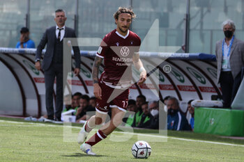 2021-05-04 - Di chiara Gianluca carries the ball - REGGINA VS ASCOLI - ITALIAN SERIE B - SOCCER