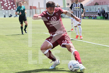 2021-05-04 - Liotti Daniele Reggina carries the ball - REGGINA VS ASCOLI - ITALIAN SERIE B - SOCCER