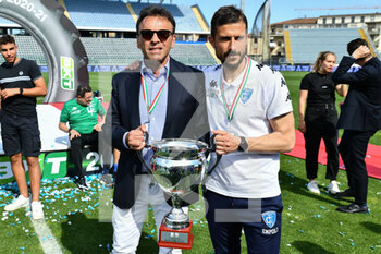 2021-05-10 - Fabrizio Corsi (presidente Empoli) e Alessio Dionisi (allenatore Empoli) con la coppa - EMPOLI FC VS US LECCE - ITALIAN SERIE B - SOCCER