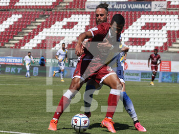 2021-05-10 - Rivas Rigoberto (Reggina) carries the ball - REGGINA VS FROSINONE CALCIO - ITALIAN SERIE B - SOCCER