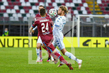 2021-05-13 - Birkir Bjarnason (Brescia FC) in azione contro Luca Ghiringhelli (Cittadella) - PRELIMINARE PLAYOFF - CITTADELLA VS BRESCIA - ITALIAN SERIE B - SOCCER