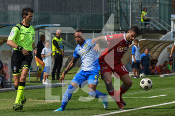 2019-09-01 - Giuseppe Prestia (A) protegge la palla su Accursio Bentivegna (C) - CARRARESE VS ALESSANDRIA - ITALIAN SERIE C - SOCCER