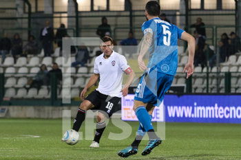 2019-10-30 - Schiavone Eros con la palla ( P ) e di spalle Muratore Simone ( J ) - PRO VERCELLI VS JUVE U23 - ITALIAN SERIE C - SOCCER