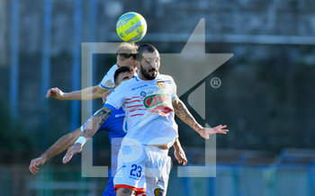 2019-12-11 - Jacopo Dall'Oglio (23) Calcio Catania anticipa di testa un avversario - PAGANESE VS CATANIA - ITALIAN SERIE C - SOCCER