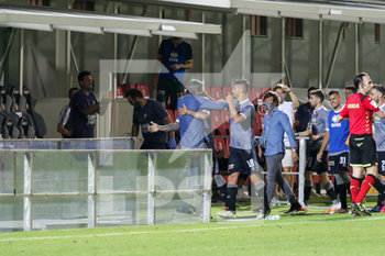 2020-07-05 - Umberto Eusepi abbraccia Angelo Adamo Gregucci dopo la seconda rete dell'Alessandria - PLAYOFF ALESSANDRIA VS SIENA - ITALIAN SERIE C - SOCCER