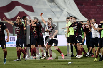 2020-07-22 - Esultanza giocatori Reggiana per la promozione in serie B - PLAYOFF - REGGIANA VS BARI - ITALIAN SERIE C - SOCCER