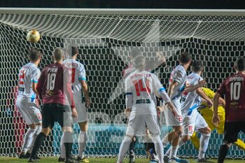 2020-10-21 - La palla in gol dopo il tiro di GIACOMO RISALITI (Pontedera) - PONTEDERA VS LECCO - ITALIAN SERIE C - SOCCER