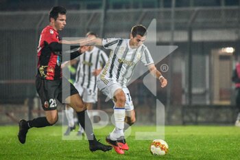 2020-10-25 - Riccardo Moreo (Lucchese) e Raffaele Alcibiade (Juventus U23) - LUCCHESE VS JUVENTUS U23 - ITALIAN SERIE C - SOCCER