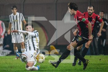 2020-10-25 - Elia Petrelli (Juventus U23) al tiro - LUCCHESE VS JUVENTUS U23 - ITALIAN SERIE C - SOCCER