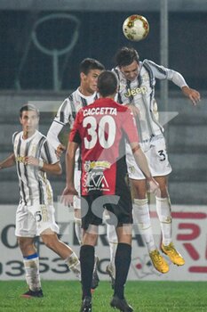 2020-10-25 - Filippo Delli Carri (Juventus U23) di testa - LUCCHESE VS JUVENTUS U23 - ITALIAN SERIE C - SOCCER