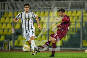2020-11-04 - Alejandro Jose Marqués (Juventus U23) e Davide Agazzi (Livorno) - LIVORNO VS JUVENTUS U23 - ITALIAN SERIE C - SOCCER