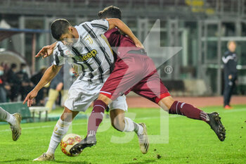 2020-11-04 - Hamzi Rafia (Juventus U23) e Antonio Porcino (Livorno) - LIVORNO VS JUVENTUS U23 - ITALIAN SERIE C - SOCCER