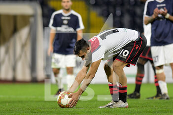 2020-11-15 - Alessio Curcio (10) Calcio Foggia 1920 posiziona la palla sul dischetto del rigore - CAVESE VS FOGGIA - ITALIAN SERIE C - SOCCER