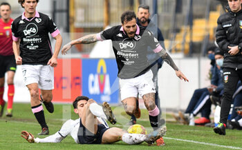 2021-01-09 - Un contrasto tra Marco Cuccurullo (15) Cavese 1919 e Andrea Accardi (4) Palermo FC - CAVESE VS PALERMO - ITALIAN SERIE C - SOCCER