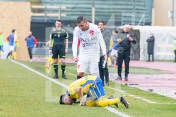 2021-02-07 - Saber Hraiech (Padova) accusa Samuele Neglia (Fermana FC) di aver simulato - PADOVA CALCIO VS FERMANA FC - ITALIAN SERIE C - SOCCER