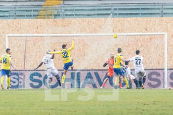 2021-02-07 - Il tiro alto di Luca Rossettini (Padova) - PADOVA CALCIO VS FERMANA FC - ITALIAN SERIE C - SOCCER