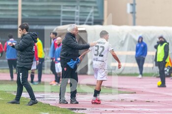 2021-02-07 - L'allenatore del Padova Andrea Mandorlini si complimenta con Cosimo Chiricò (Padova) dopo la sostituzione - PADOVA CALCIO VS FERMANA FC - ITALIAN SERIE C - SOCCER