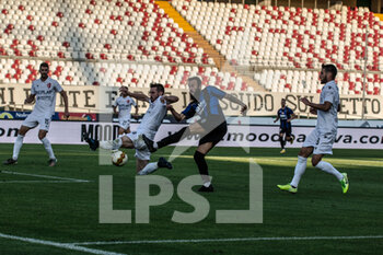 2021-06-02 - L'ultimo tiro della partita di Manuel Nocciolini (Renate) per cercare di segnare il goal del 3-2 - PADOVA CALCIO VS RENATE - ITALIAN SERIE C - SOCCER