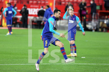 2021-02-10 - Sergio Busquets of FC Barcelona warms up during the Spanish Cup, Copa del Rey, semi final, 1st leg football match between FC Sevilla and FC Barcelona on February 10, 2021 at Sanchez Pizjuan stadium in Sevilla, Spain - Photo Laurent Lairys / DPPI - SEMI FINAL - FC SEVILLA AND FC BARCELONA - SPANISH CUP - SOCCER