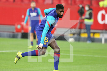 2021-02-10 - Samuel Umtiti of FC Barcelona warms up during the Spanish Cup, Copa del Rey, semi final, 1st leg football match between FC Sevilla and FC Barcelona on February 10, 2021 at Sanchez Pizjuan stadium in Sevilla, Spain - Photo Laurent Lairys / DPPI - SEMI FINAL - FC SEVILLA AND FC BARCELONA - SPANISH CUP - SOCCER