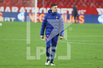2021-02-10 - Clement Lenglet of FC Barcelona warms up during the Spanish Cup, Copa del Rey, semi final, 1st leg football match between FC Sevilla and FC Barcelona on February 10, 2021 at Sanchez Pizjuan stadium in Sevilla, Spain - Photo Laurent Lairys / DPPI - SEMI FINAL - FC SEVILLA AND FC BARCELONA - SPANISH CUP - SOCCER