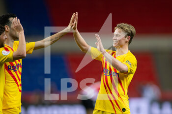 2021-04-17 - Frenkie de Jong of Barcelona celebrates at the final whistle during the Spanish Cup, Copa Del Rey, Final football match between Athletic Club and FC Barcelona on April 17, 2021 at Estadio de La Cartuja in Seville, Spain - Photo Joaquin Corchero / Spain DPPI / DPPI - FINAL - ATHLETIC CLUB VS FC BARCELONA - SPANISH CUP - SOCCER