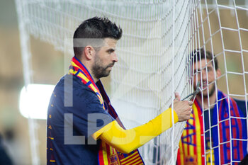 2021-04-17 - Gerard Pique of Barcelona after the Spanish Cup, Copa Del Rey, Final football match between Athletic Club and FC Barcelona on April 17, 2021 at Estadio de La Cartuja in Seville, Spain - Photo Joaquin Corchero / Spain DPPI / DPPI - FINAL - ATHLETIC CLUB VS FC BARCELONA - SPANISH CUP - SOCCER