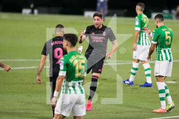2020-09-26 - Federico Valverde of Real Madrid celebrates after his goal with teammates during the Spanish championship La Liga football match between Real Betis Balompie and Real Madrid on September 26, 2020 at Benito Villamarin Stadium in Sevilla, Spain - Photo Joaquin Corchero / Spain DPPI / DPPI - REAL BETIS BALOMPIE VS REAL MADRID - SPANISH LA LIGA - SOCCER