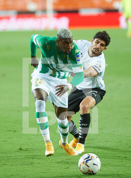 2020-10-03 - Goncalo Guedes of Valencia CF and Emerson Royal of Real Betis during the Spanish championship La Liga football mach between Valencia and Real Betis on October 3, 2020 at Mestalla stadium in Valencia, Spain - Photo Maria Jose Segovia / Spain DPPI / DPPI - VALENCIA VS REAL BETIS - SPANISH LA LIGA - SOCCER