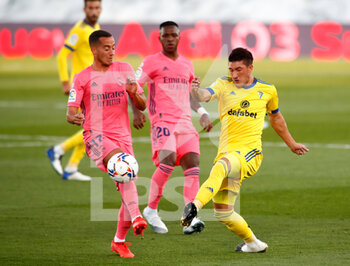2020-10-17 - Alfonso Espino of Cadiz and Lucas Vazquez of Real Madrid in action during the Spanish championship La Liga football match between Real Madrid and Cadiz CF on October 17, 2020 at Alfredo Di Stefano stadium in Madrid, Spain - Photo Oscar J Barroso / Spain DPPI / DPPI - REAL MADRID VS CADIZ CF - SPANISH LA LIGA - SOCCER
