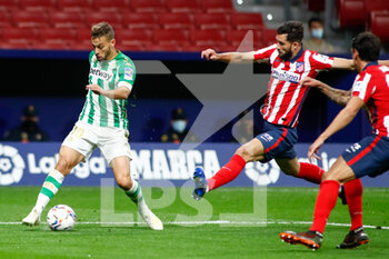 2020-10-24 - Sergio Canales of Real Betis in action during the Spanish championship La Liga football match between Atletico de Madrid and Real Betis Balompie on October 24, 2020 at Wanda Metropolitano stadium in Madrid, Spain - Photo Oscar J Barroso / Spain DPPI / DPPI - ATLETICO DE MADRID VS REAL BETIS BALOMPIE - SPANISH LA LIGA - SOCCER