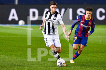 2020-12-13 - Nikola Vukcevic of Levante, Philippe Coutinho of FC Barcelona during the Spanish championship La Liga football match between FC Barcelona and Levante CF on december 13, 2020 at Camp Nou stadium in Barcelona, Spain - Photo Pablo Morano / Orange Pictures / DPPI - FC BARCELONA VS LEVANTE CF - SPANISH LA LIGA - SOCCER