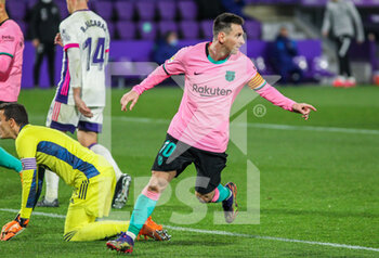 2020-12-22 - Lionel Messi of FC Barcelona celebrates a goal during the Spanish championship La Liga football match between Real Valladolid and FC Barcelona on December 22, 2020 at Jose Zorrilla stadium in Valladolid, Spain - Photo Irina RH / Spain DPPI / DPPI - REAL VALLADOLID VS FC BARCELONA - SPANISH LA LIGA - SOCCER