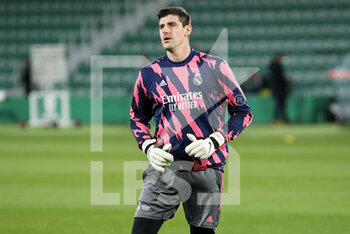 2020-12-30 - Thibaut Courtois of Real Madrid CF warms up during the Spanish championship La Liga football match between Elche CF and Real Madrid CF on December 30, 2020 at Martinez Valero stadium in Elche, Alicante, Spain - Photo Irina R Hipolito / Spain DPPI / DPPI - ELCHE CF VS REAL MADRID CF - SPANISH LA LIGA - SOCCER