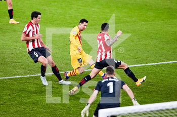 2021-01-06 - Lionel Messi of FC Barcelona scores a goal during the Spanish championship La Liga football match between Athletic Club and FC Barcelona on January 6, 2021 at San Mames stadium in Bilbao, Spain - Photo Inigo Larreina / Spain DPPI / DPPI - ATHLETIC CLUB VS FC BARCELONA - SPANISH LA LIGA - SOCCER
