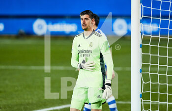 2021-01-23 - Thibaut Courtois of Real Madrid CF during the Spanish championship La Liga football match between Deportivo Alaves and Real Madrid CF on January 23, 2021 at Mendizorroza stadium in Vitoria, Spain - Photo Inigo Larreina / Spain DPPI / DPPI - DEPORTIVO ALAVES AND REAL MADRID CF - SPANISH LA LIGA - SOCCER