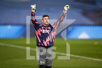 2021-03-01 - Thibaut Courtois of Real Madrid warms up during the Spanish championship La Liga football match between Real Madrid and Real Sociedad on March 1, 2021 at Alfredo Di Stefano stadium in Valdebebas near Madrid, Spain - Photo Oscar J Barroso / Spain DPPI / DPPI - REAL MADRID AND REAL SOCIEDAD - SPANISH LA LIGA - SOCCER