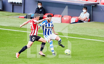 2021-04-10 - Luis Rioja of Deportivo Alaves and Ander Capa of Athletic Club during the Spanish championship La Liga football match between Athletic Club and Deportivo Alaves on April 10, 2021 at San Mames stadium in Bilbao, Spain - Photo Inigo Larreina / Spain DPPI / DPPI - ATHLETIC CLUB AND DEPORTIVO ALAVES - SPANISH LA LIGA - SOCCER