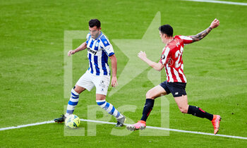 2021-04-10 - Luis Rioja of Deportivo Alaves and Ander Capa of Athletic Club during the Spanish championship La Liga football match between Athletic Club and Deportivo Alaves on April 10, 2021 at San Mames stadium in Bilbao, Spain - Photo Inigo Larreina / Spain DPPI / DPPI - ATHLETIC CLUB AND DEPORTIVO ALAVES - SPANISH LA LIGA - SOCCER